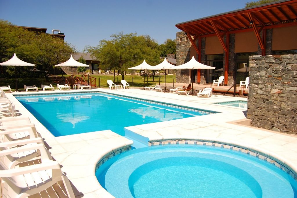 Parque y exteriores Posada Piedras del Sol Villa General Belgrano